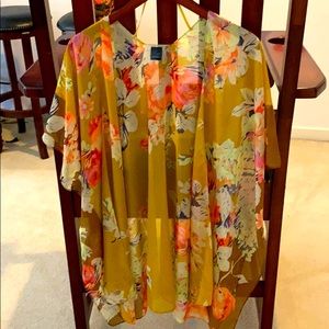 Beautiful yellow floral kimono top - OSFA